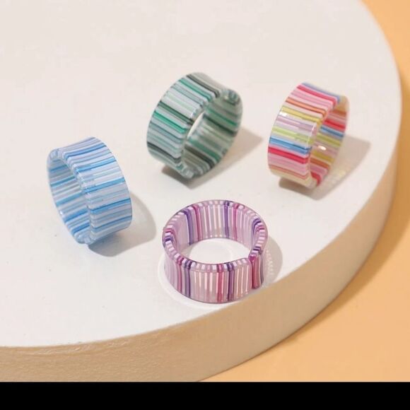 Retro style colorful stripe acrylic resin rings - Picture 2 of 7